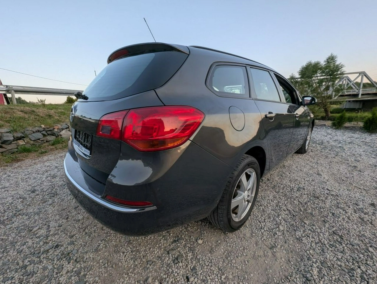 Opel Astra Sports Tourer - Zdjęcie 7