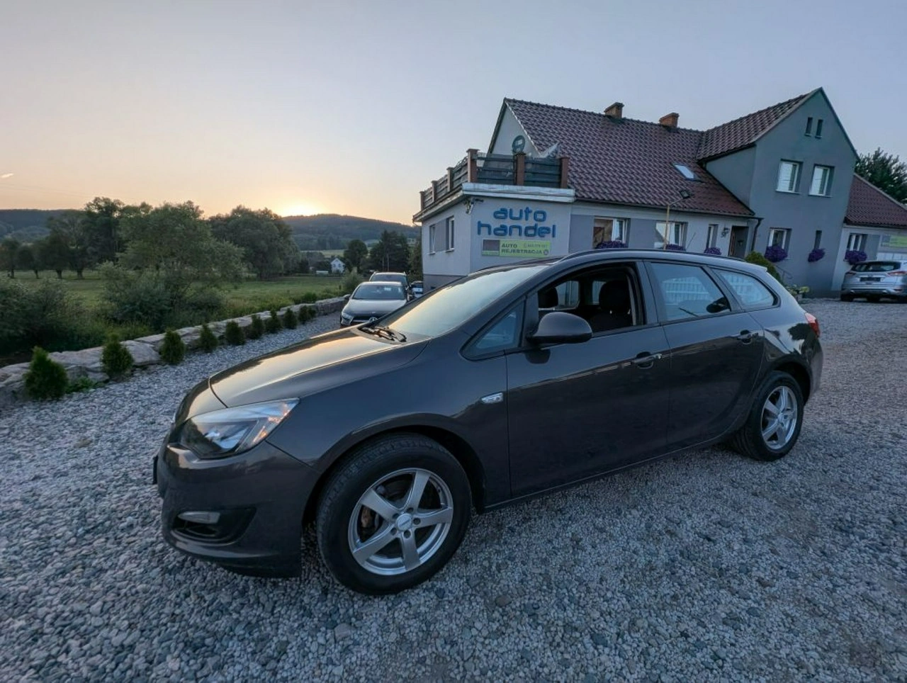 Opel Astra Sports Tourer - Główne zdjęcie