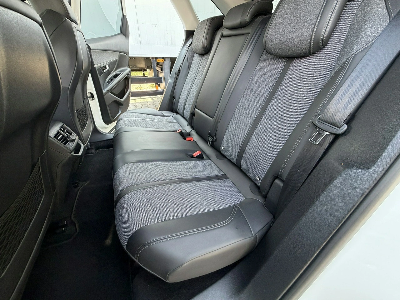 Peugeot 3008 - Zdjęcie 17