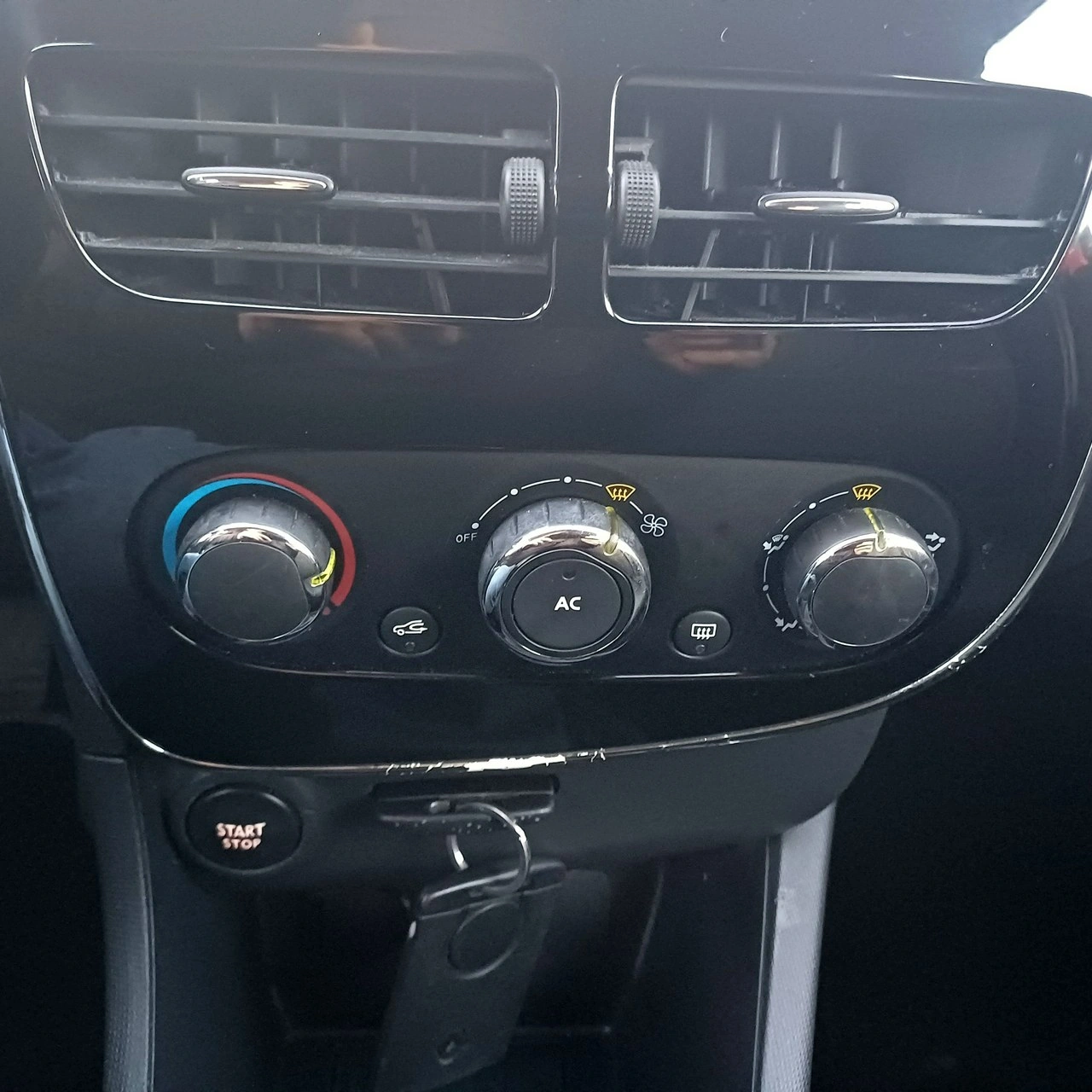 Renault Clio - Zdjęcie 15