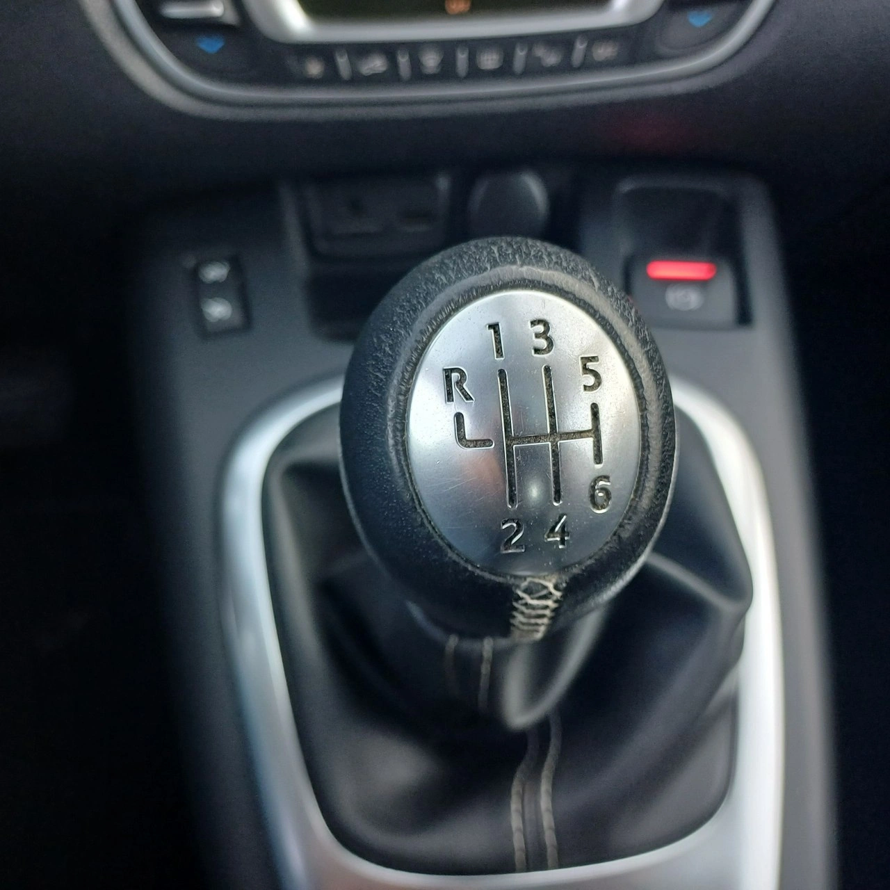 Renault Scenic - Zdjęcie 13