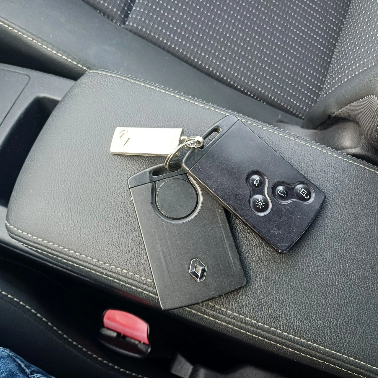 Renault Scenic - Zdjęcie 30