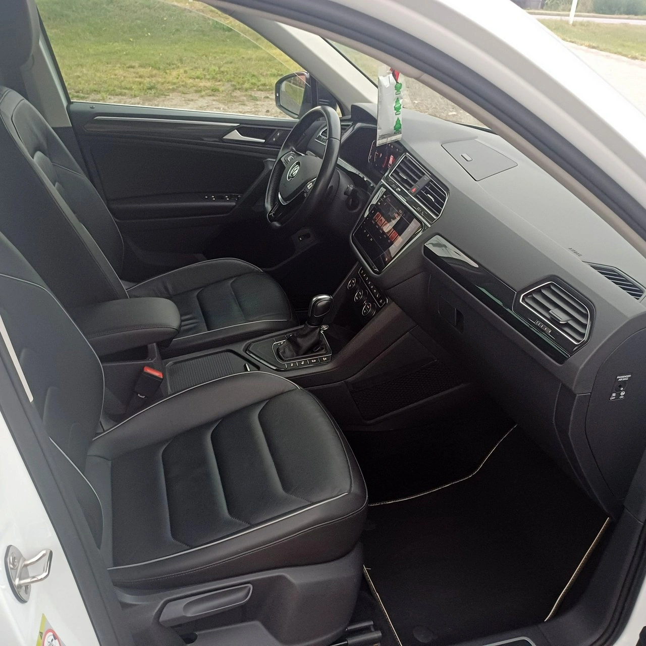 Volkswagen Tiguan - Zdjęcie 11