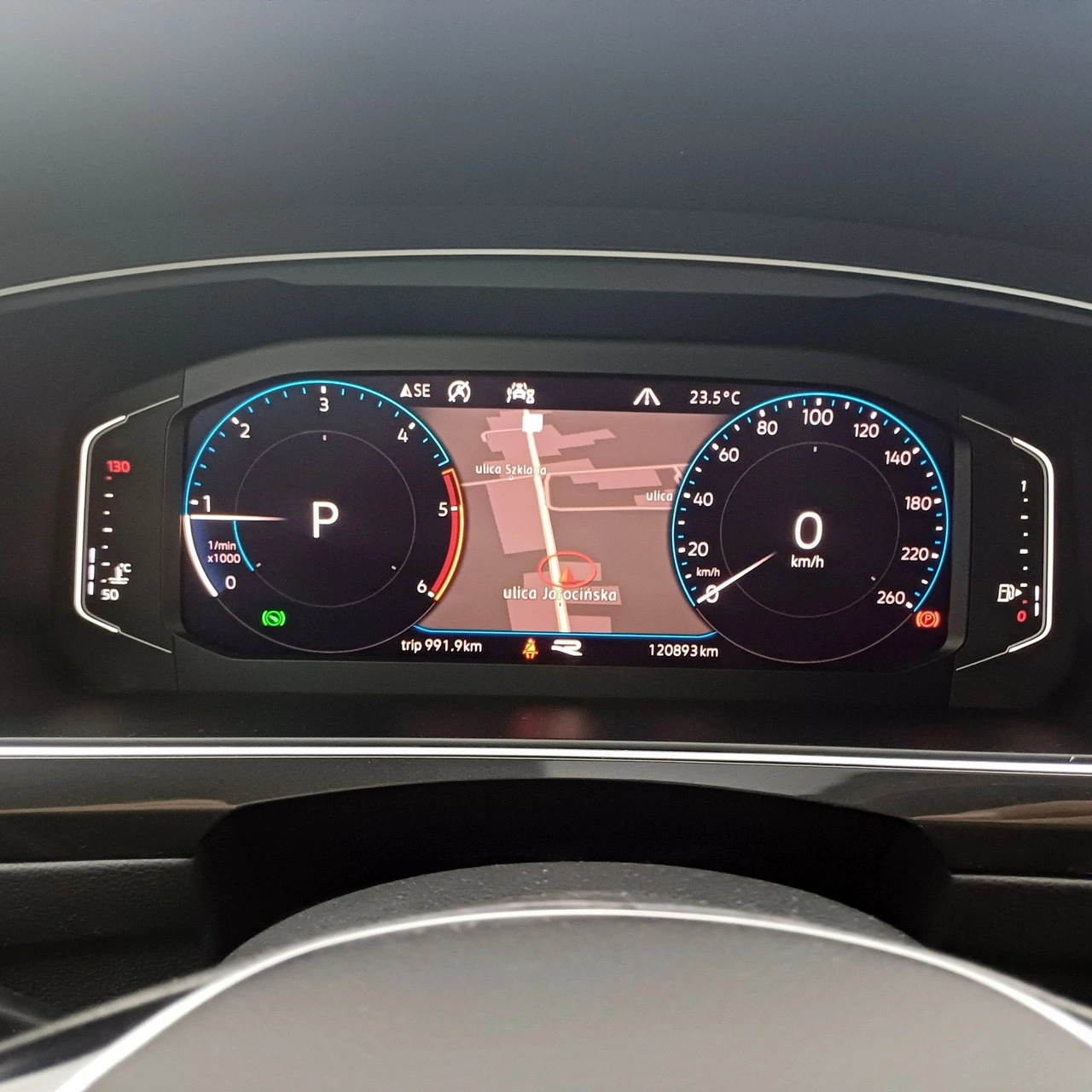 Volkswagen Tiguan - Zdjęcie 16