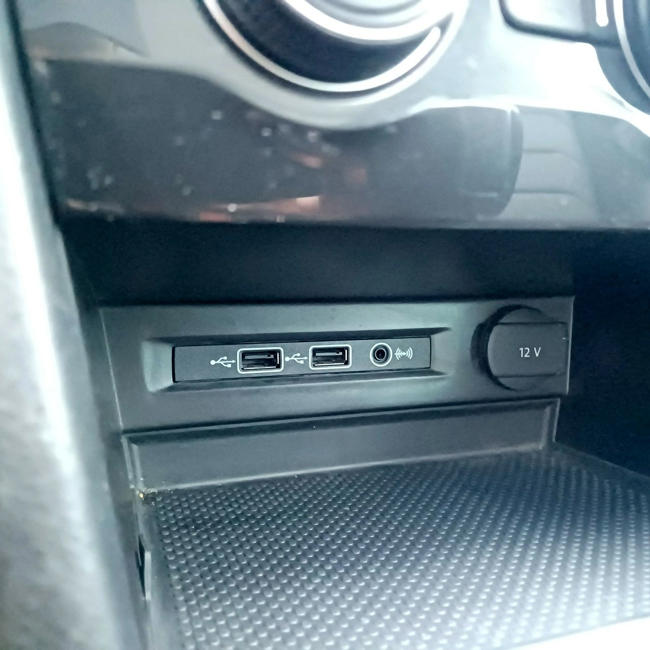 Volkswagen Tiguan - Zdjęcie 22