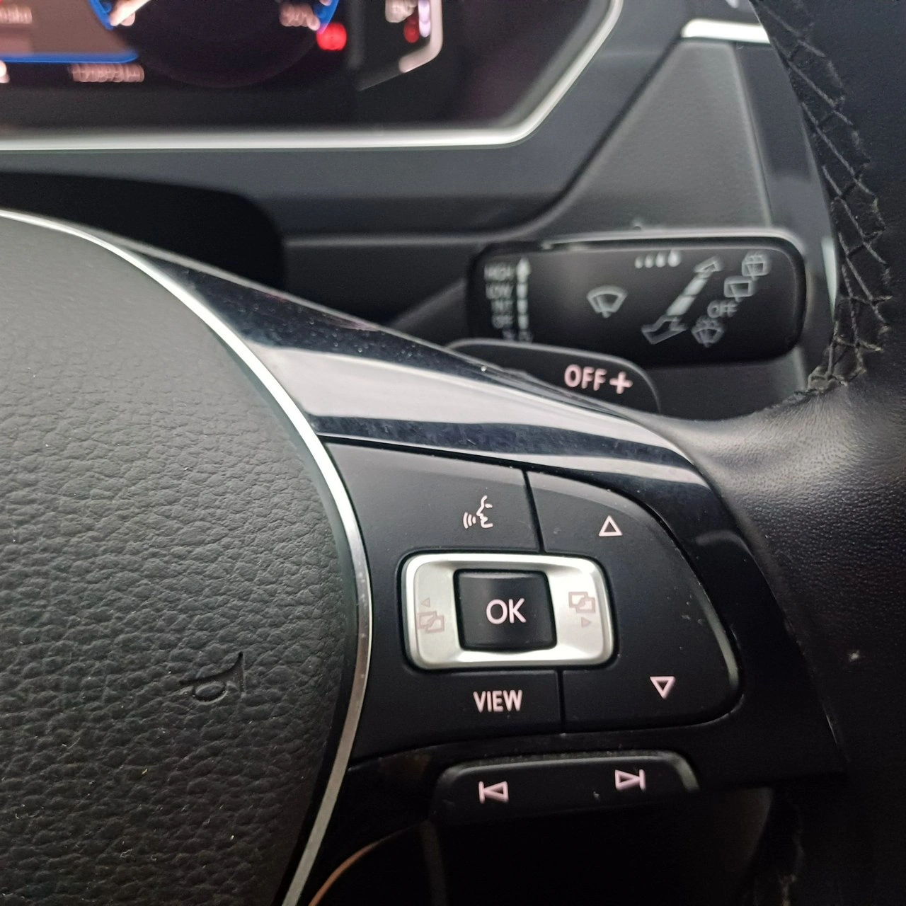 Volkswagen Tiguan - Zdjęcie 23