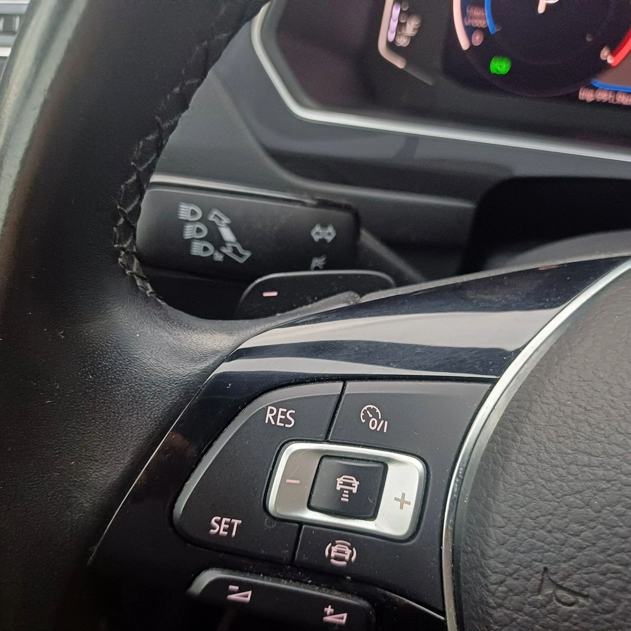 Volkswagen Tiguan - Zdjęcie 24