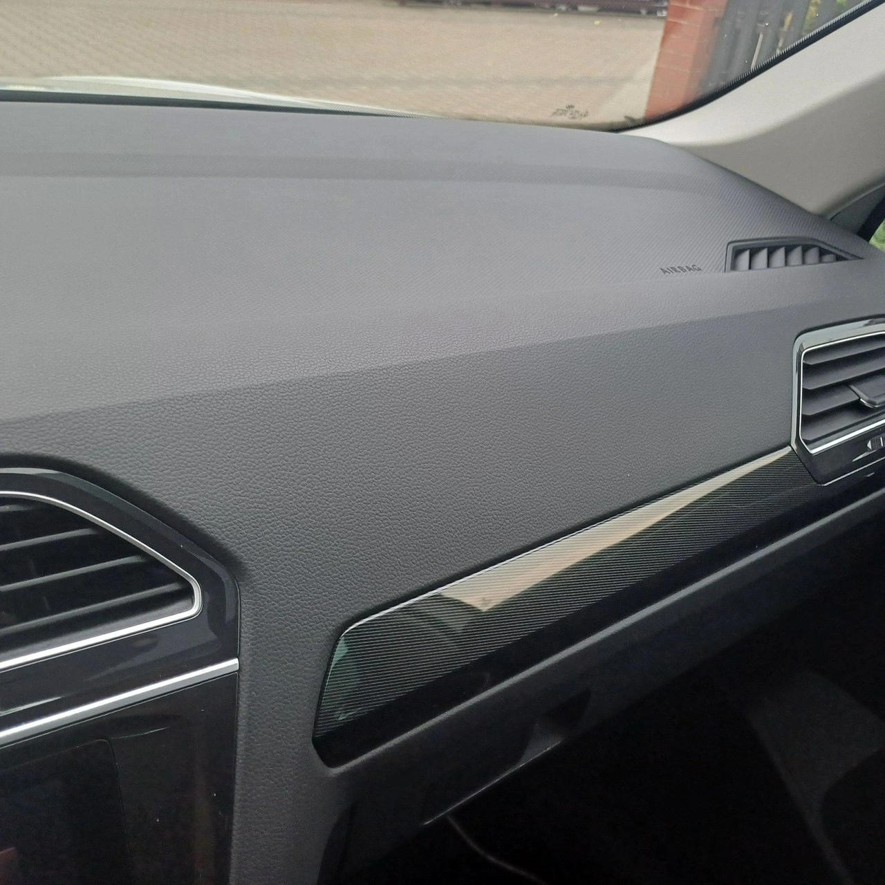 Volkswagen Tiguan - Zdjęcie 30