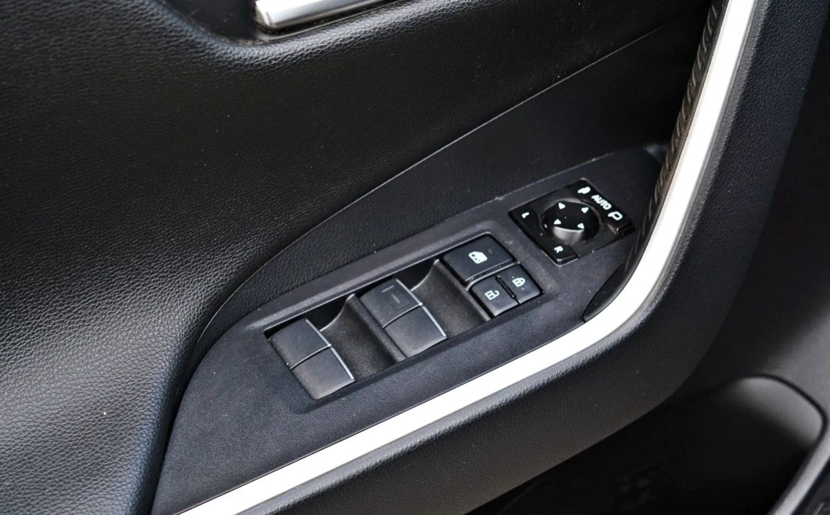 Toyota RAV4 - Zdjęcie 14