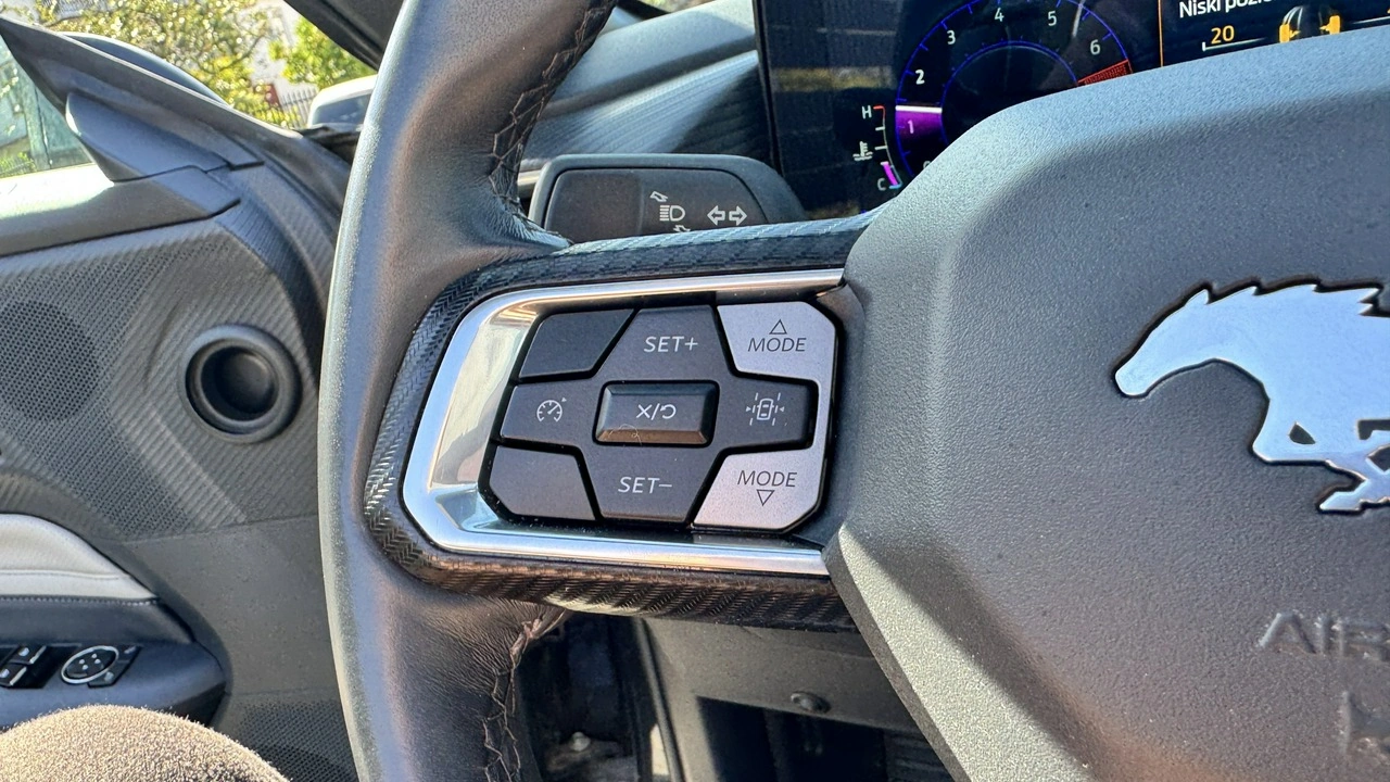 Ford Mustang - Zdjęcie 32