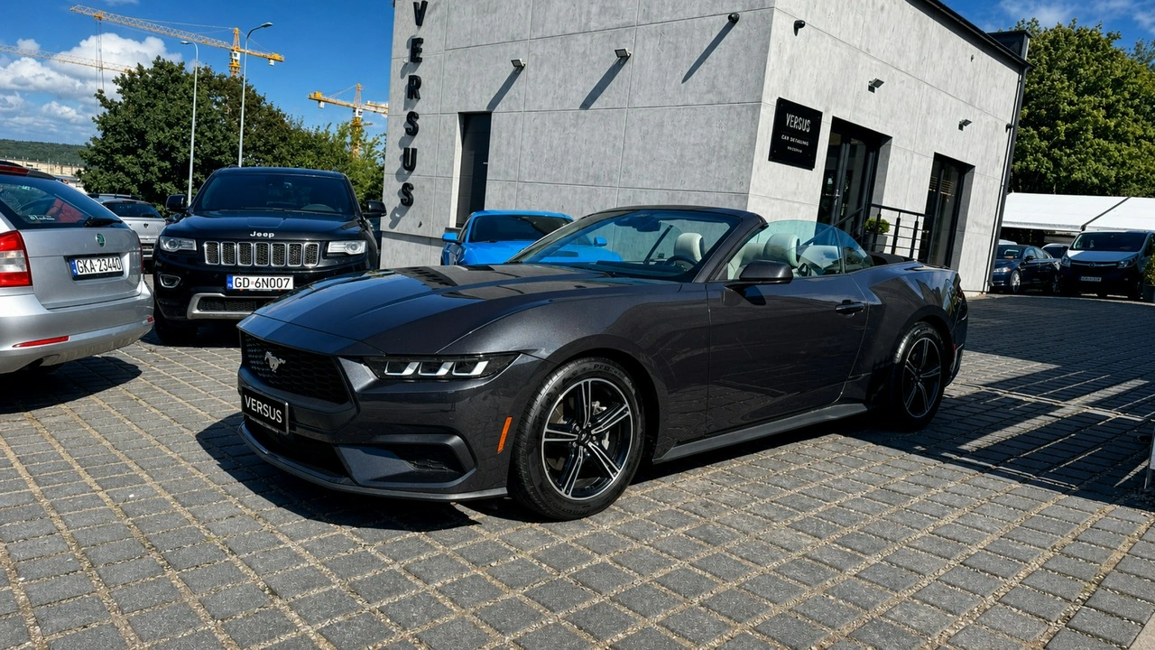 Ford Mustang - Główne zdjęcie