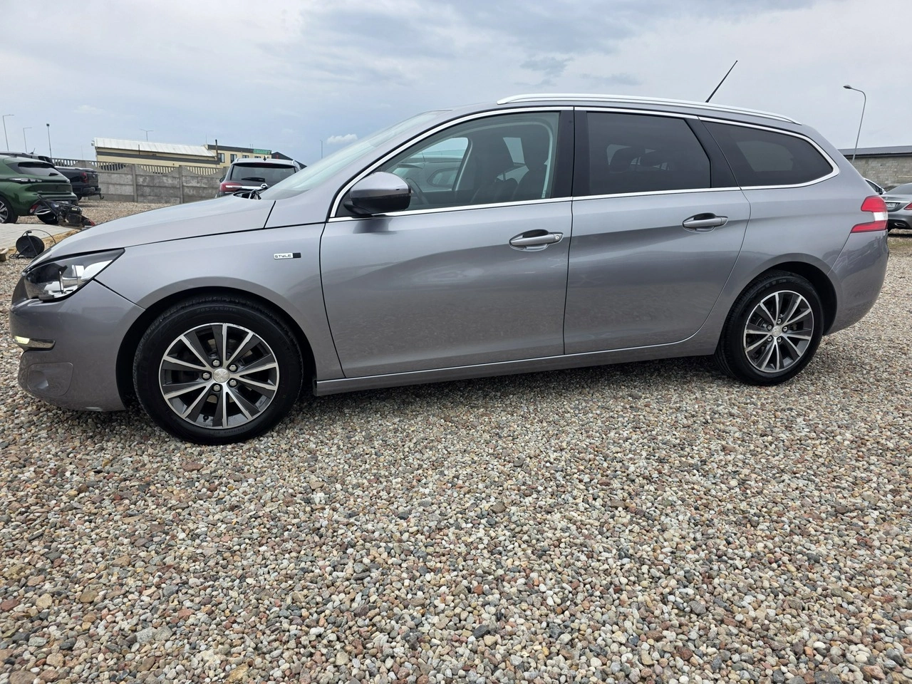 Peugeot 308 SW - Zdjęcie 22