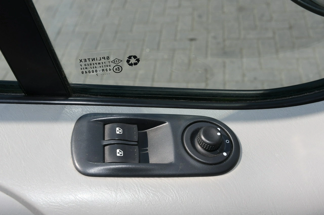 Opel Vivaro - Zdjęcie 32