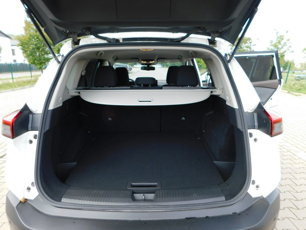 Nissan X-Trail - Zdjęcie 17