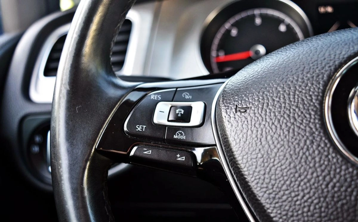 Volkswagen Golf - Zdjęcie 15