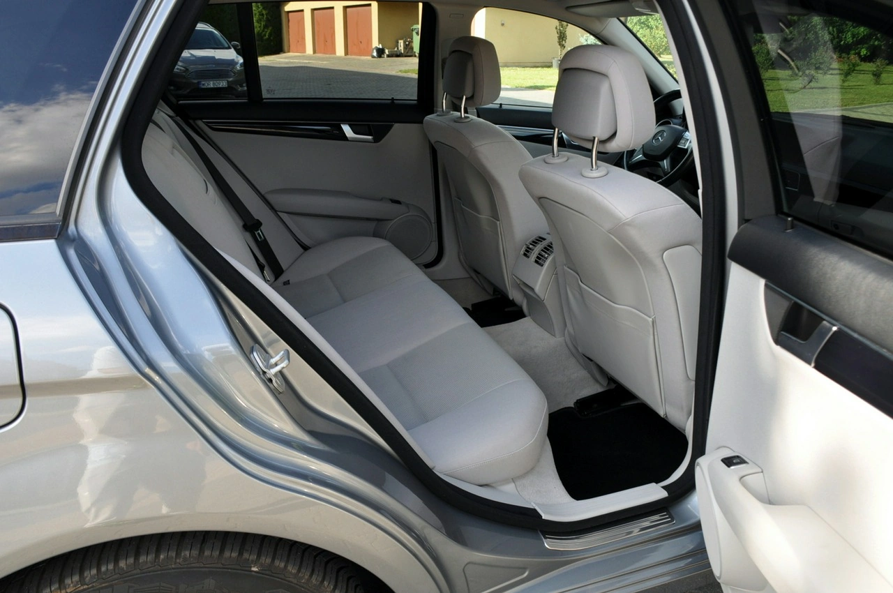 Mercedes C 200 - Zdjęcie 19