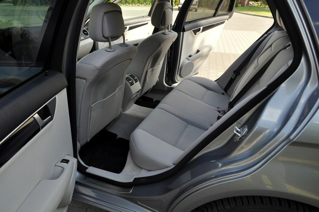 Mercedes C 200 - Zdjęcie 20