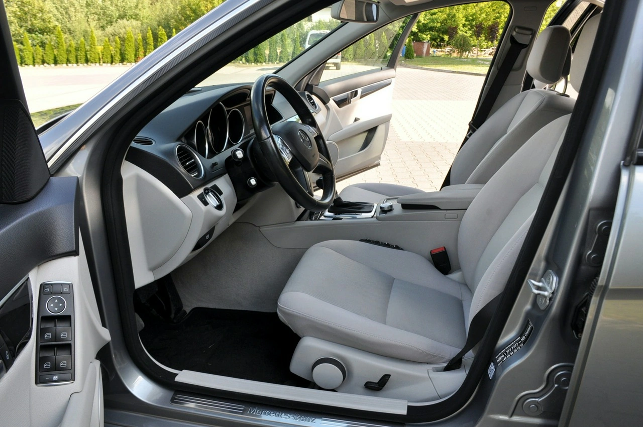 Mercedes C 200 - Zdjęcie 21