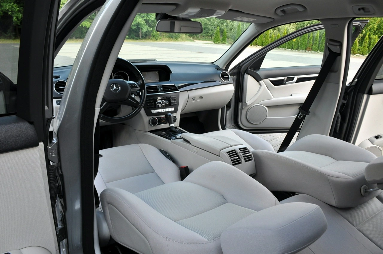 Mercedes C 200 - Zdjęcie 28