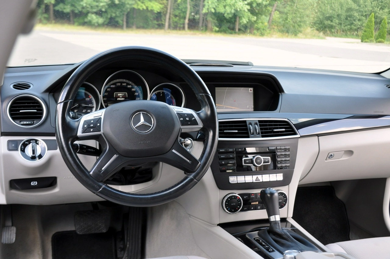 Mercedes C 200 - Zdjęcie 30