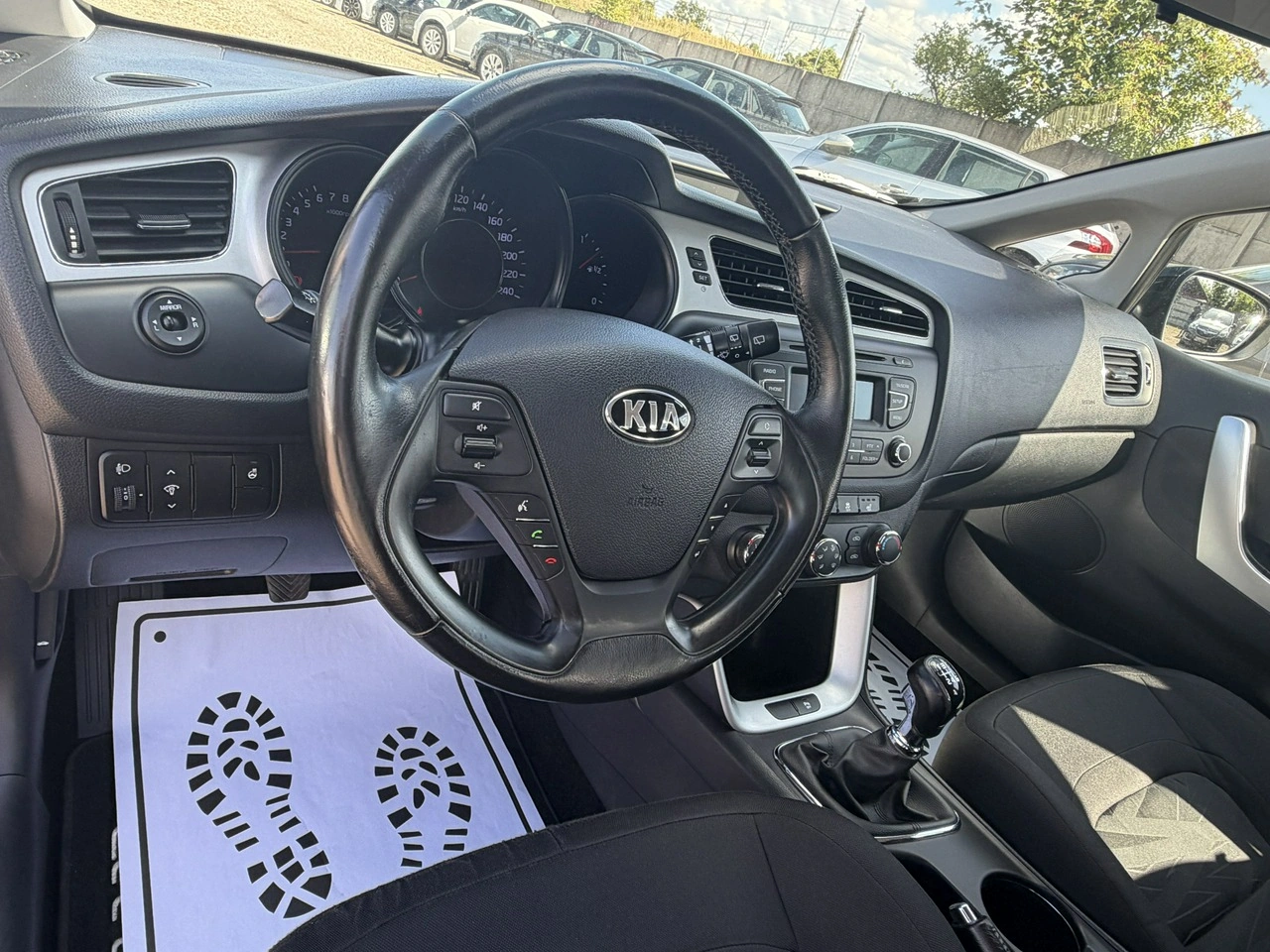 Kia Ceed - Zdjęcie 28