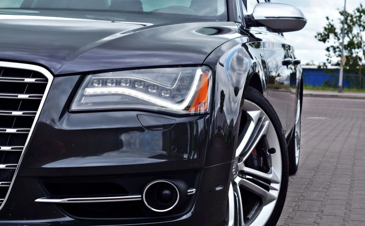 Audi S8 - Zdjęcie 6