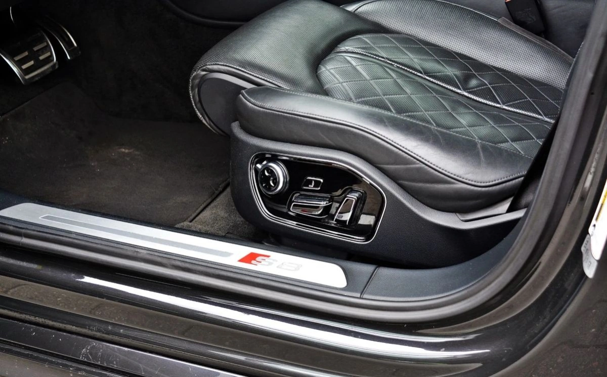 Audi S8 - Zdjęcie 8