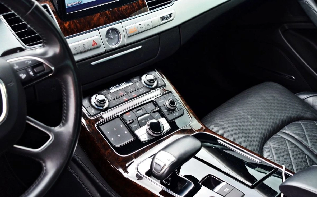 Audi S8 - Zdjęcie 9