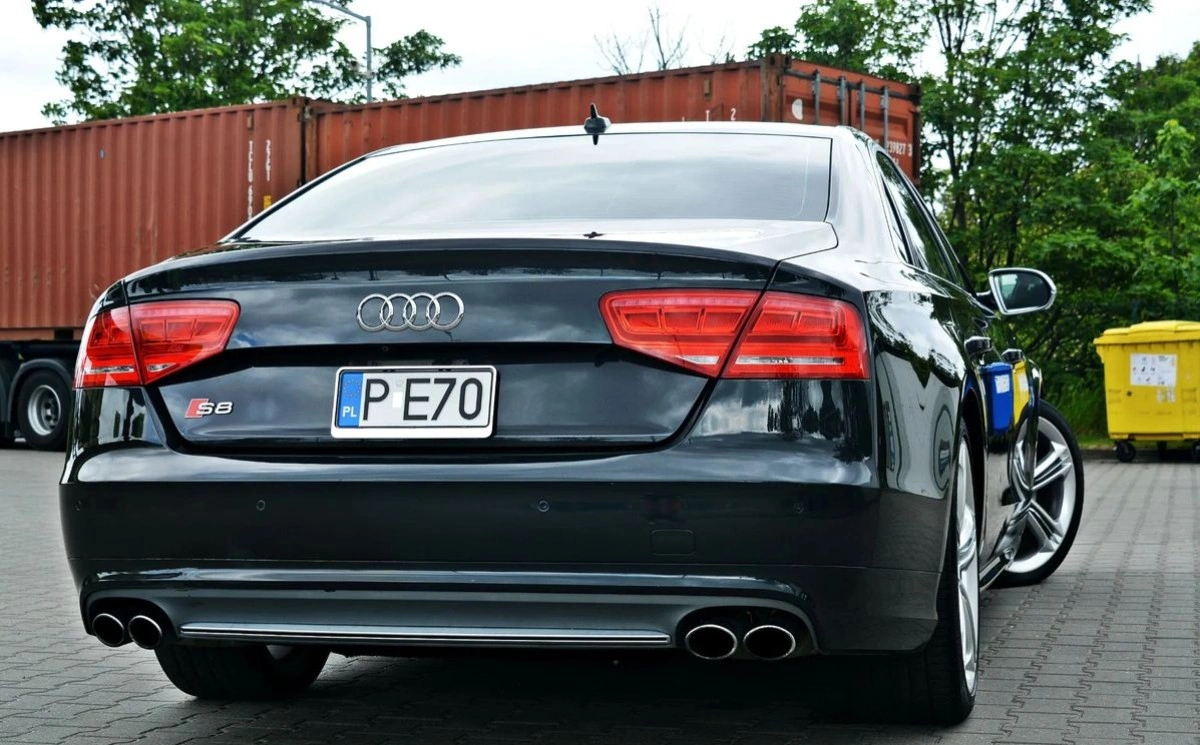 Audi S8 - Zdjęcie 17