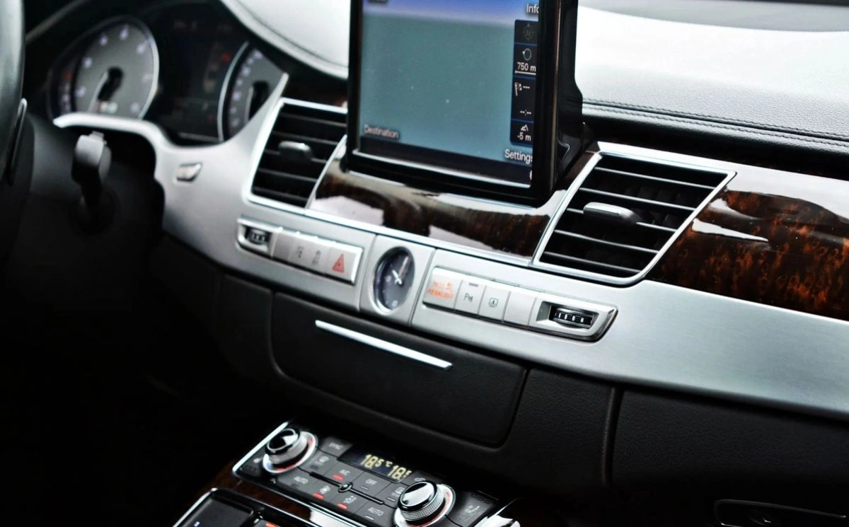 Audi S8 - Zdjęcie 22