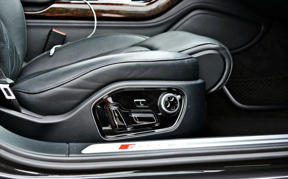 Audi S8 - Zdjęcie 23