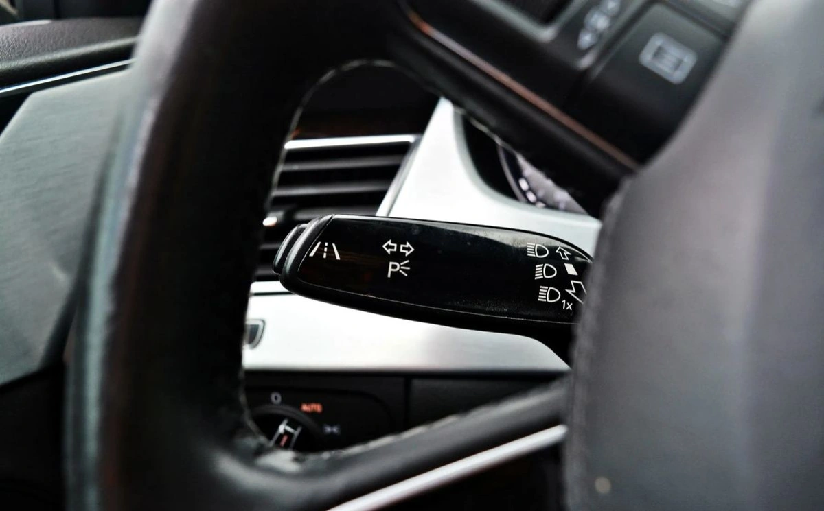 Audi S8 - Zdjęcie 24