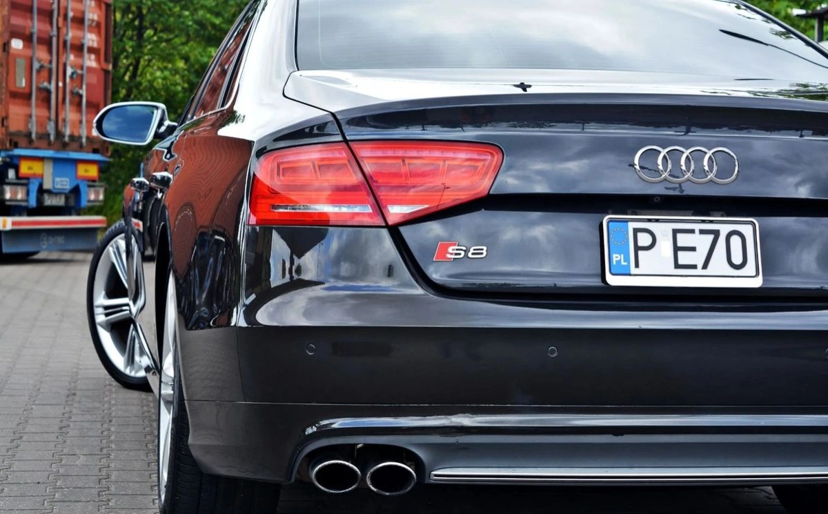 Audi S8 - Zdjęcie 32