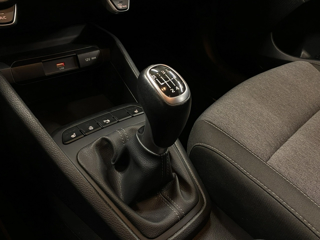 Kia Stonic - Zdjęcie 20