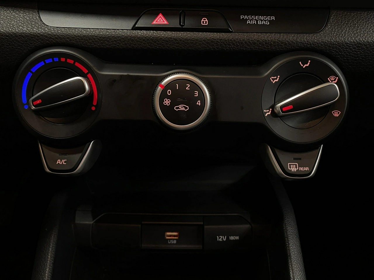 Kia Stonic - Zdjęcie 21