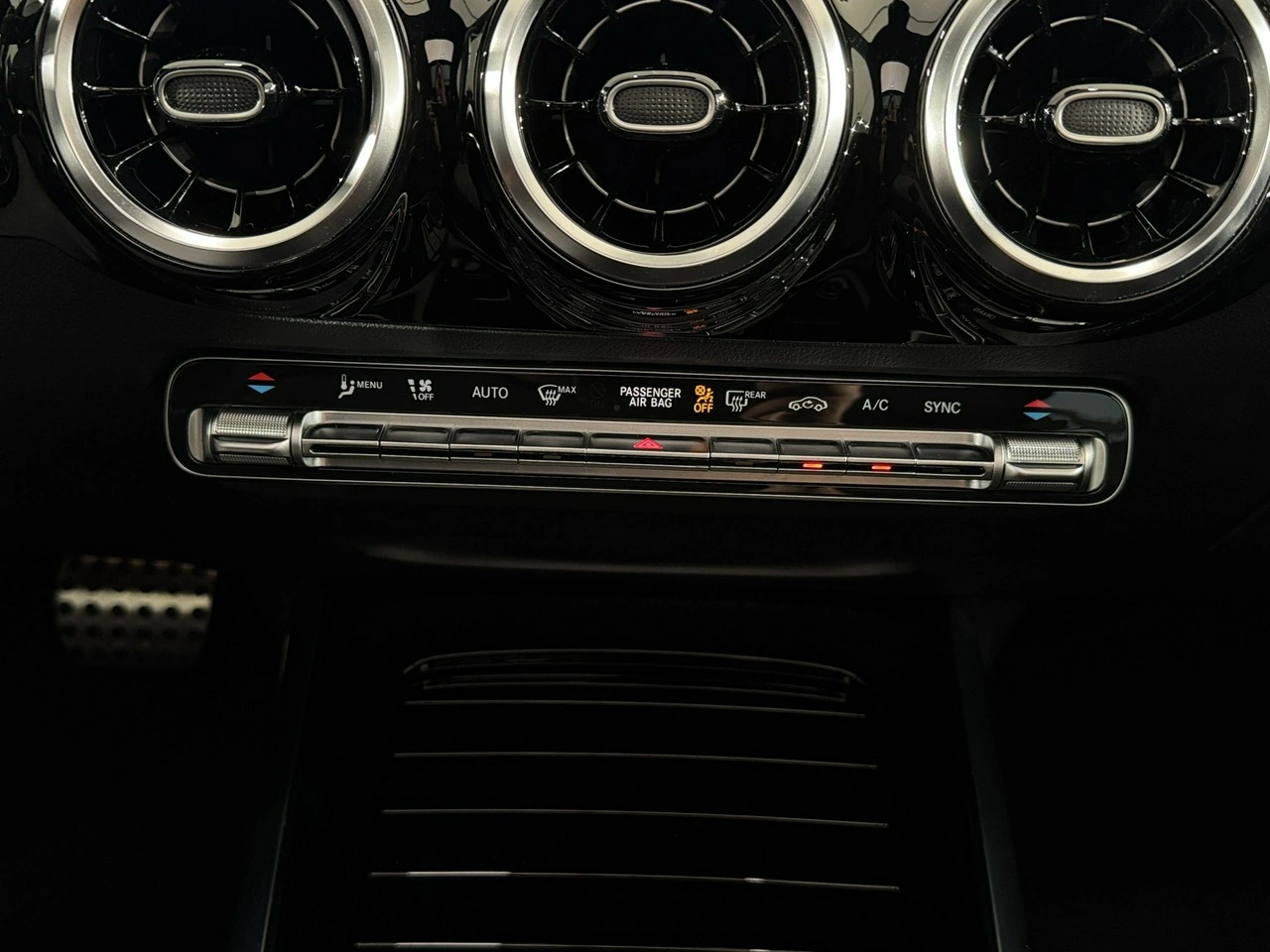 Mercedes GLA 200 - Zdjęcie 25