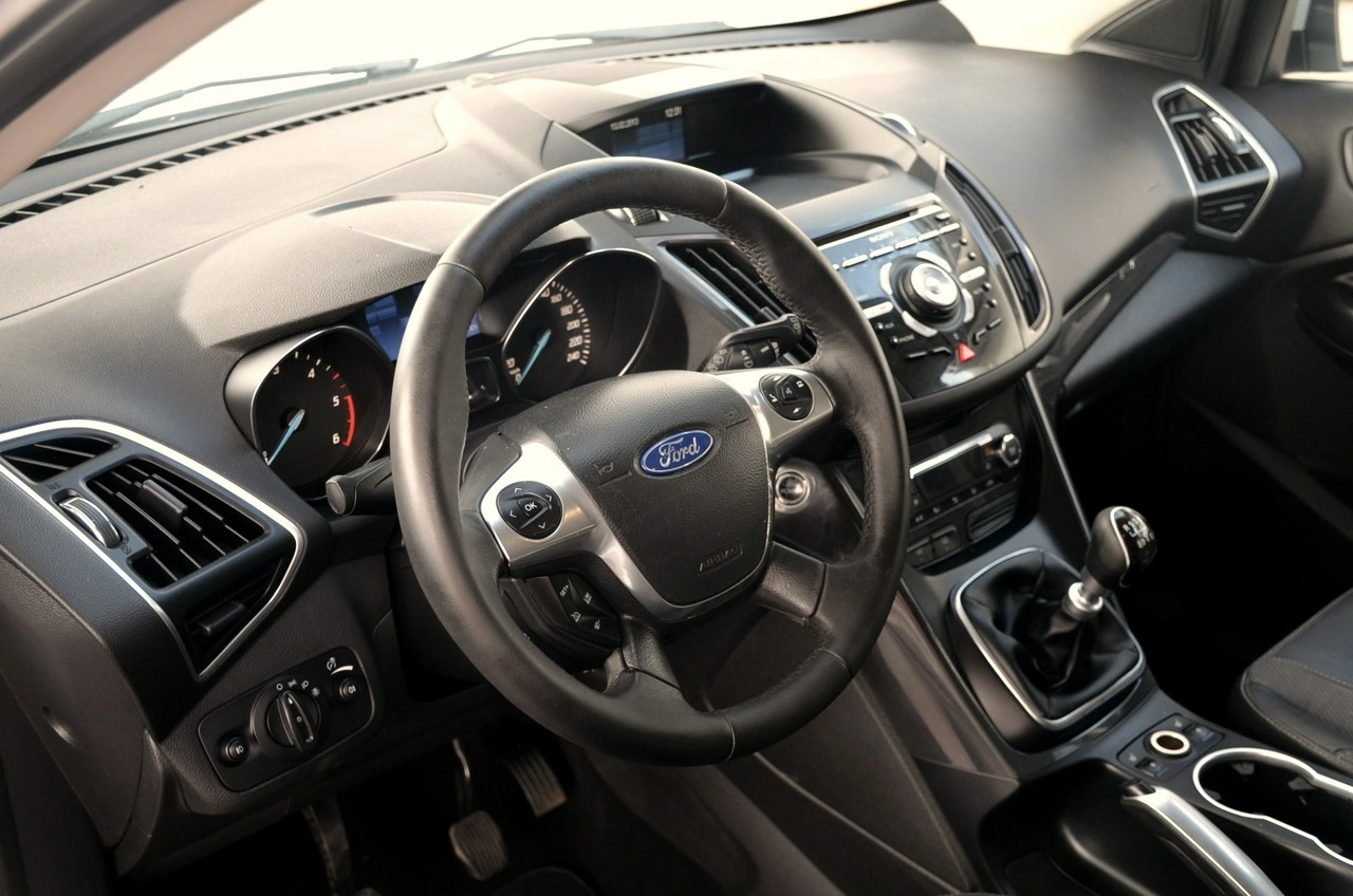 Ford Kuga - Zdjęcie 12