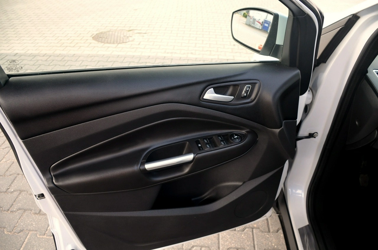 Ford Kuga - Zdjęcie 13