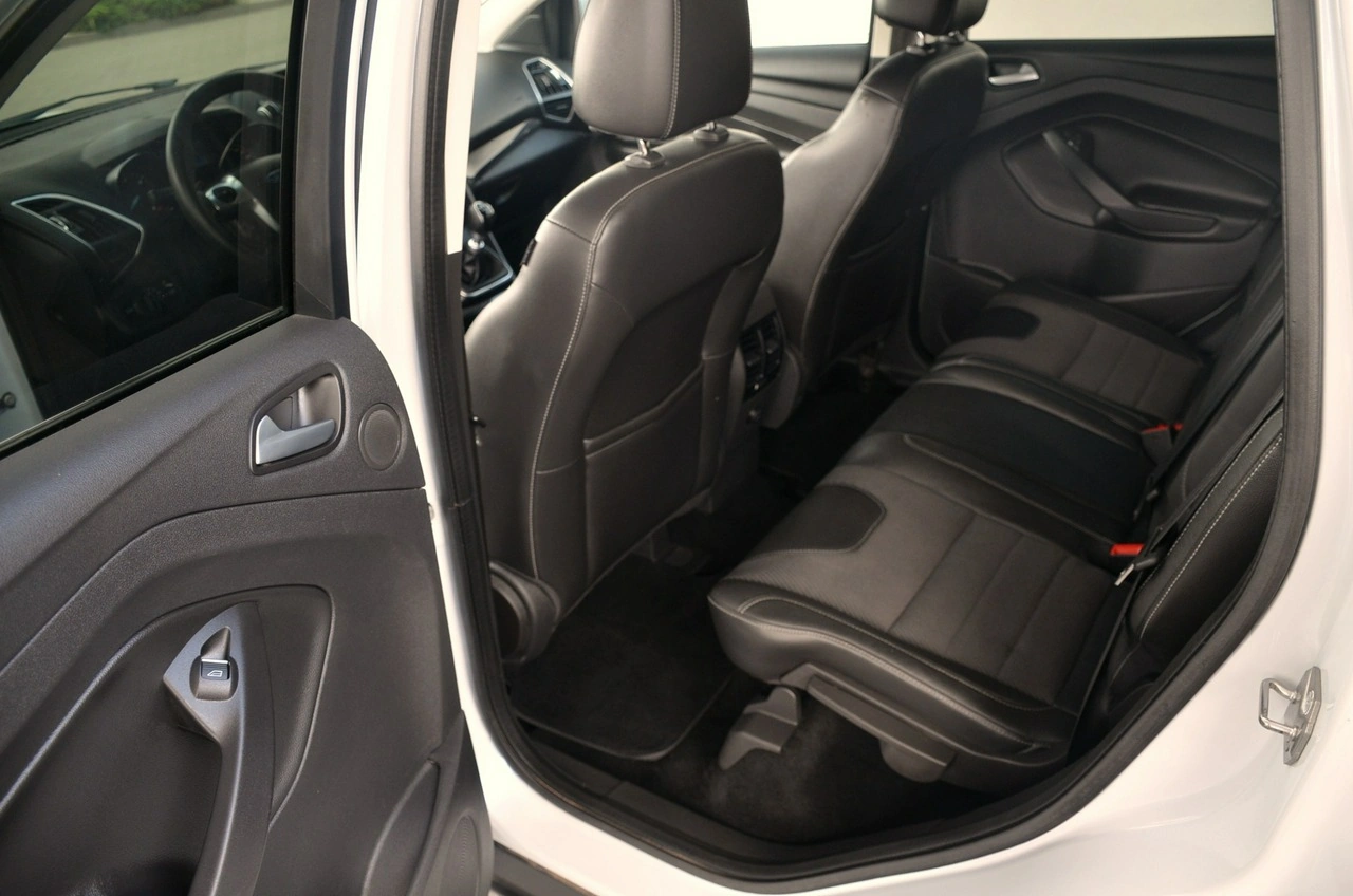 Ford Kuga - Zdjęcie 14