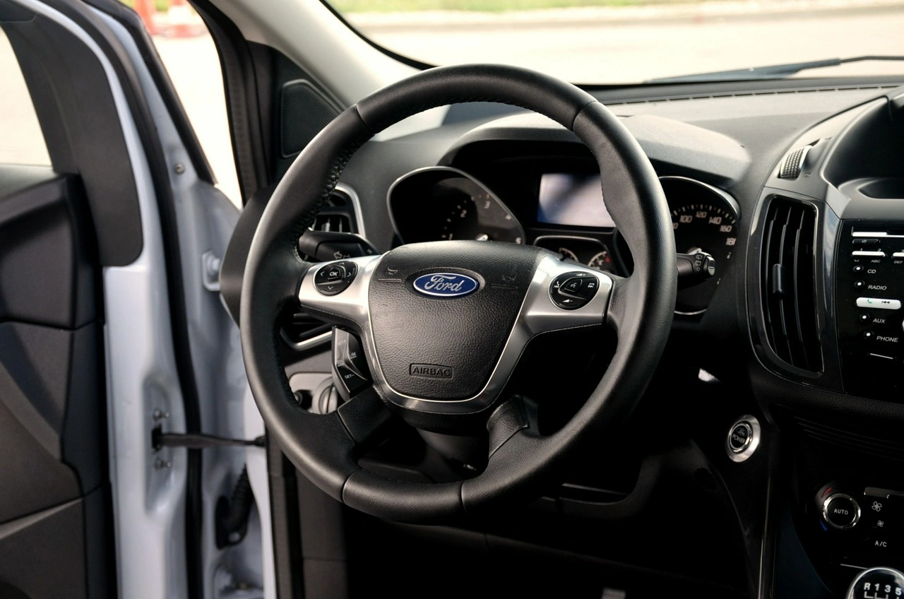 Ford Kuga - Zdjęcie 17