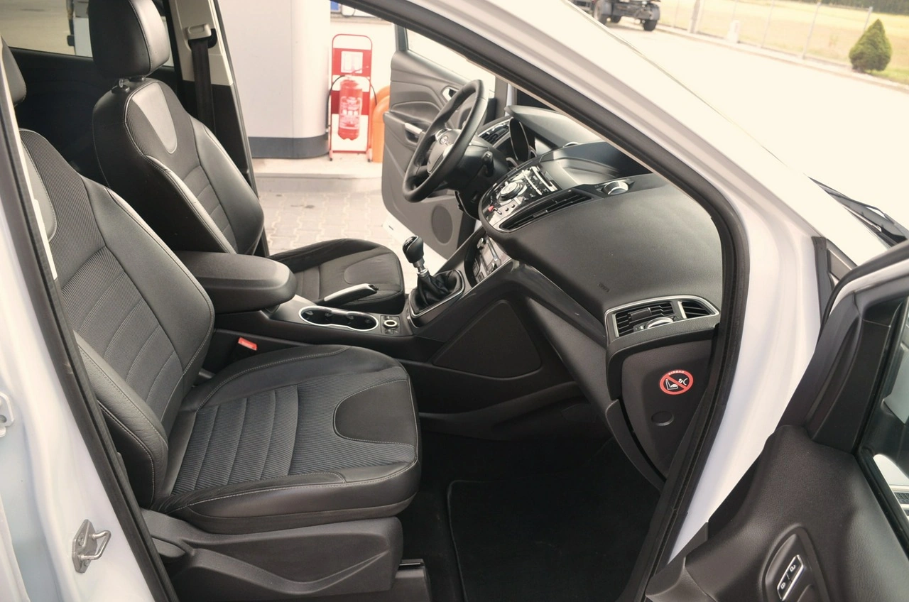 Ford Kuga - Zdjęcie 19