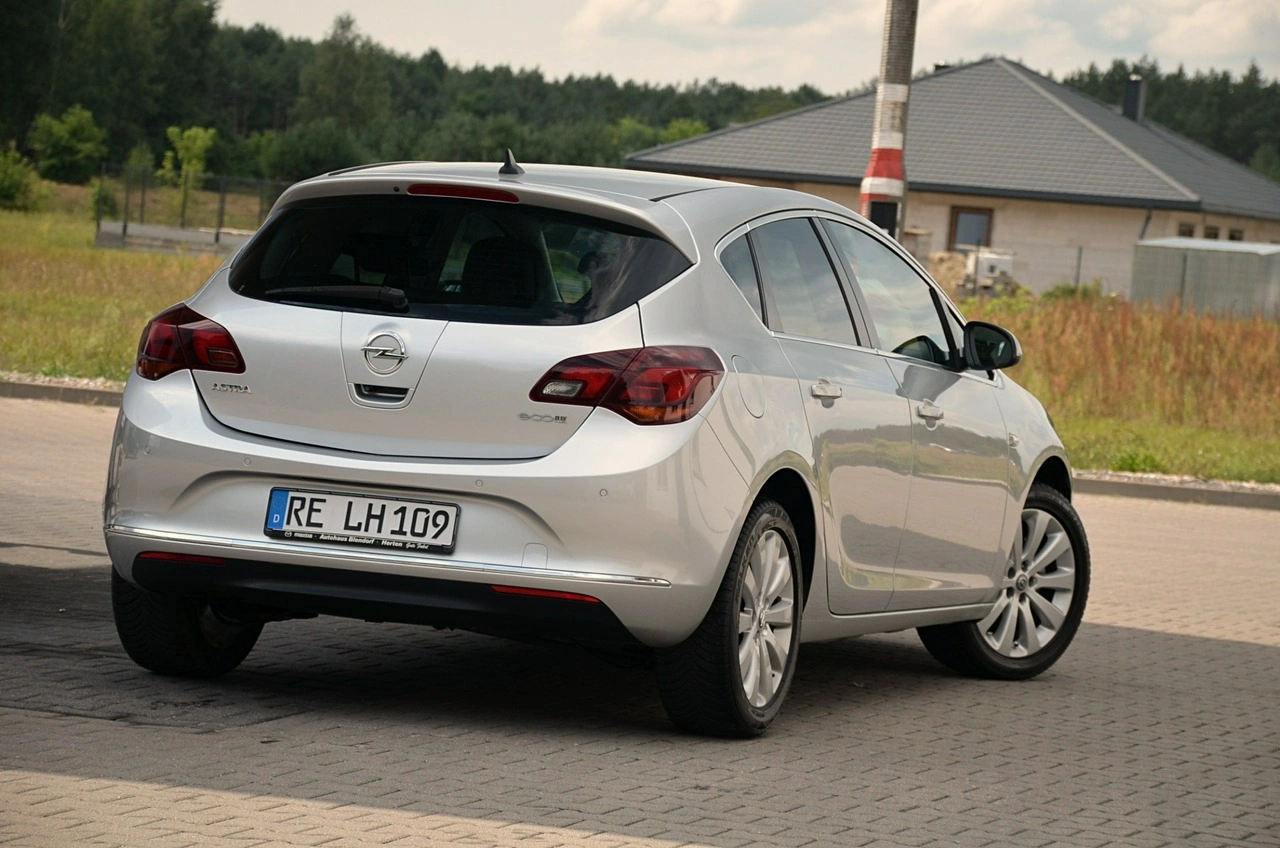 Opel Astra - Zdjęcie 9