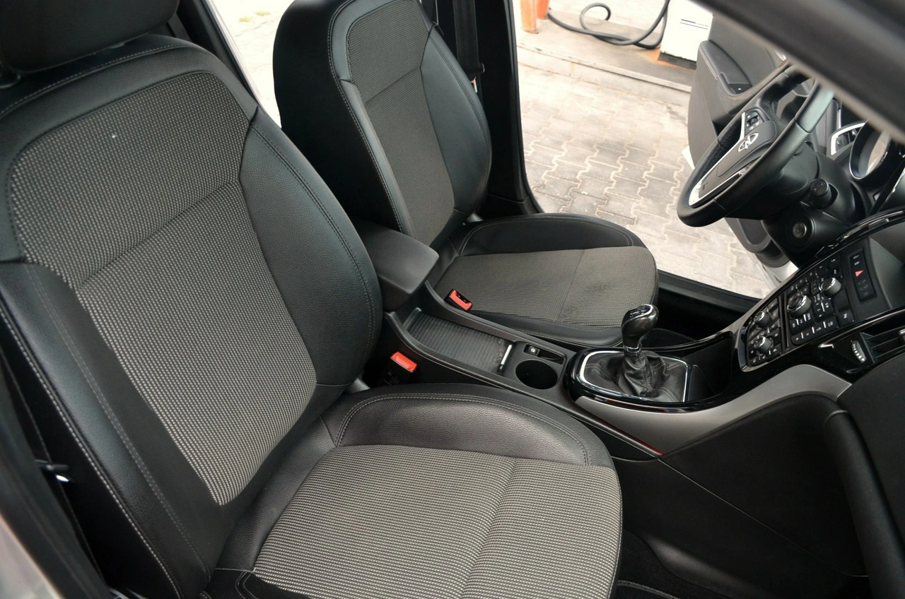 Opel Astra - Zdjęcie 17
