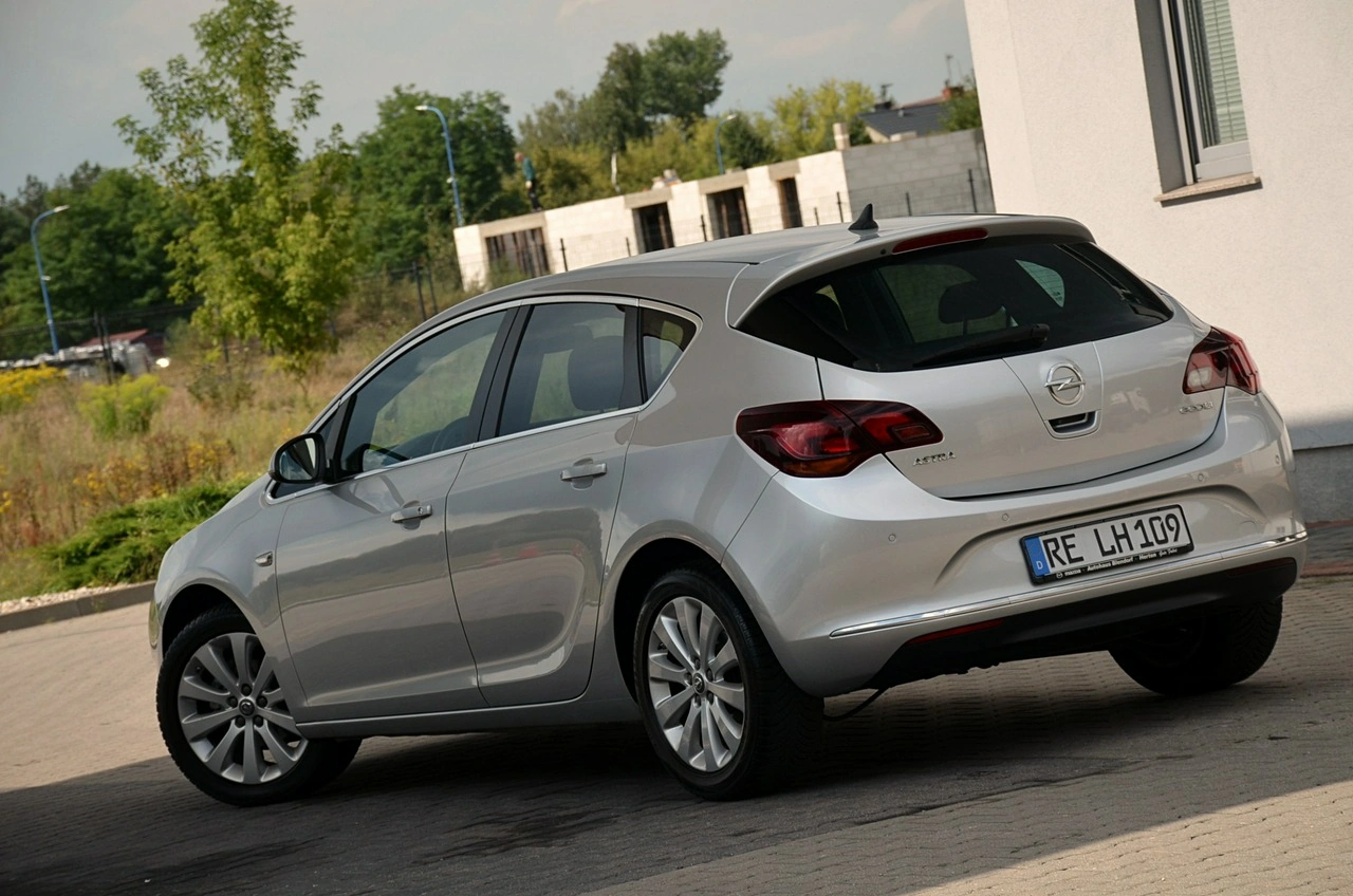 Opel Astra - Zdjęcie 8