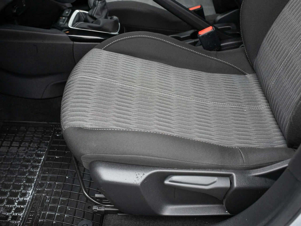 Opel Corsa - Zdjęcie 9