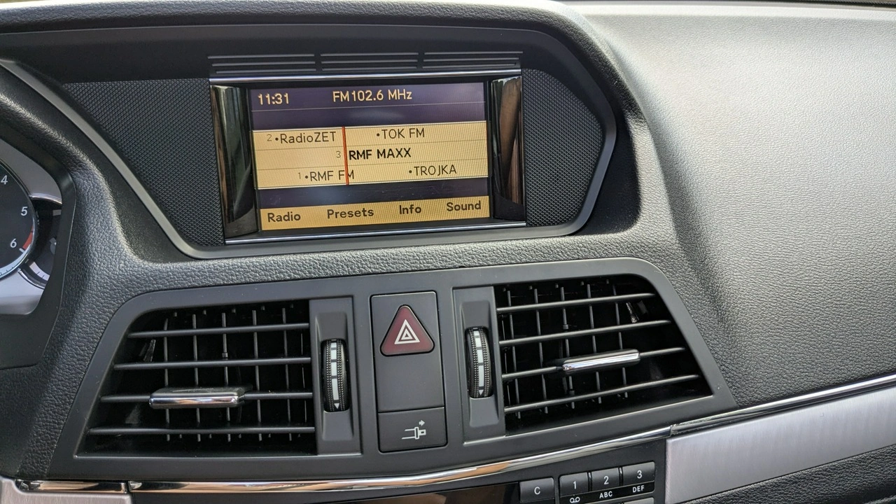 Mercedes E 220 - Zdjęcie 27