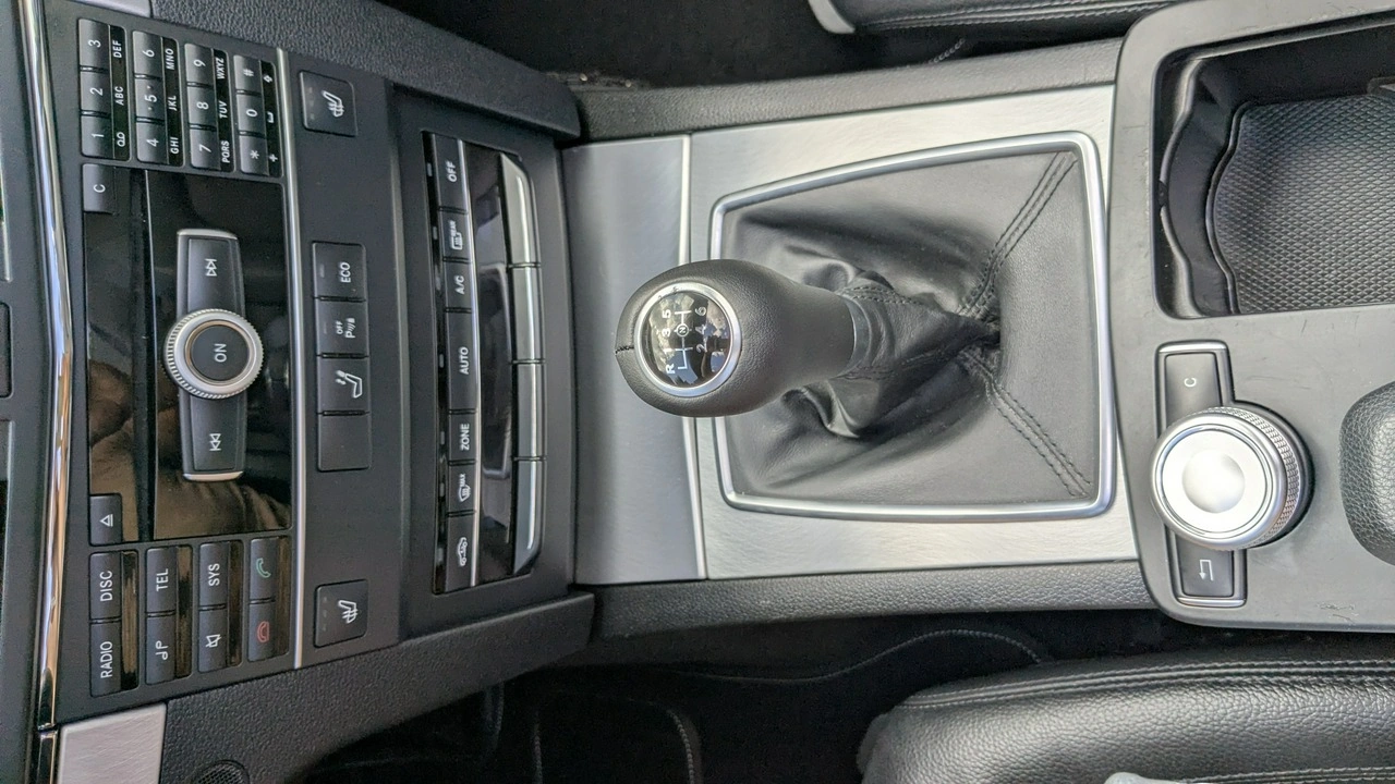 Mercedes E 220 - Zdjęcie 31