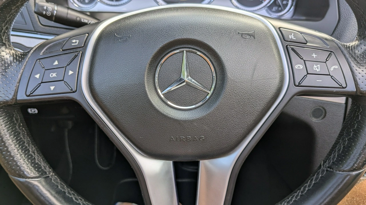 Mercedes E 220 - Zdjęcie 34