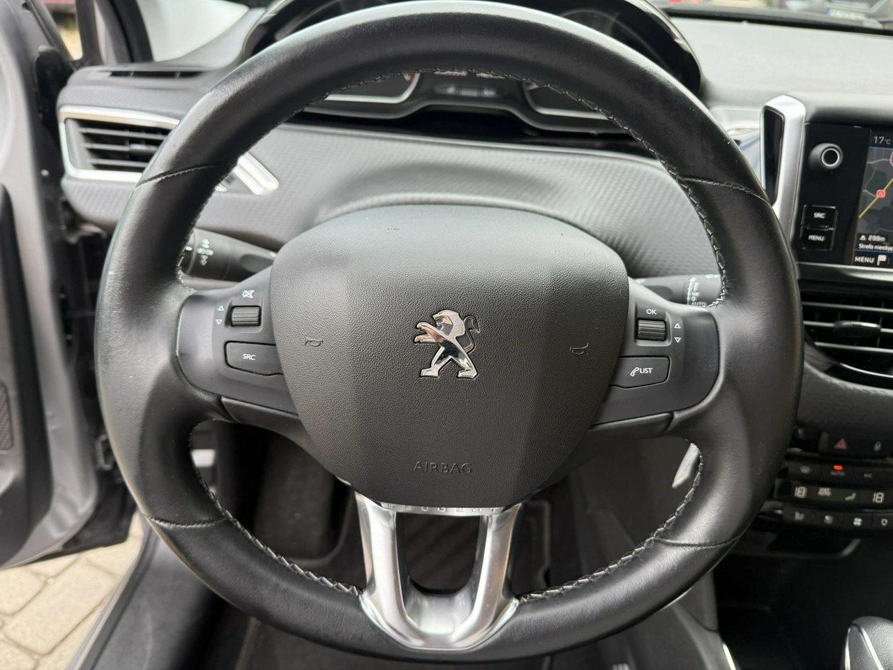 Peugeot 208 - Zdjęcie 15