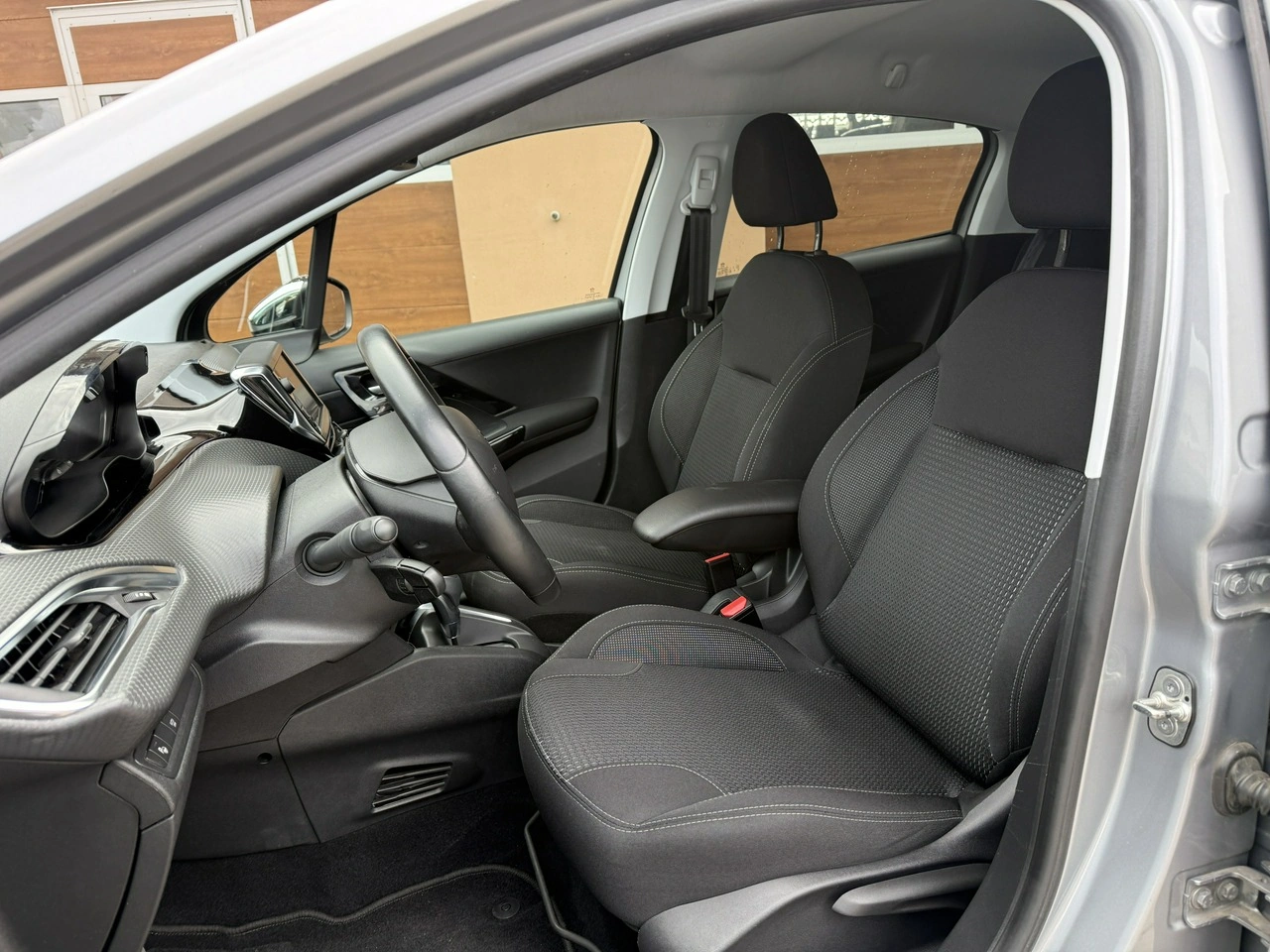 Peugeot 208 - Zdjęcie 22